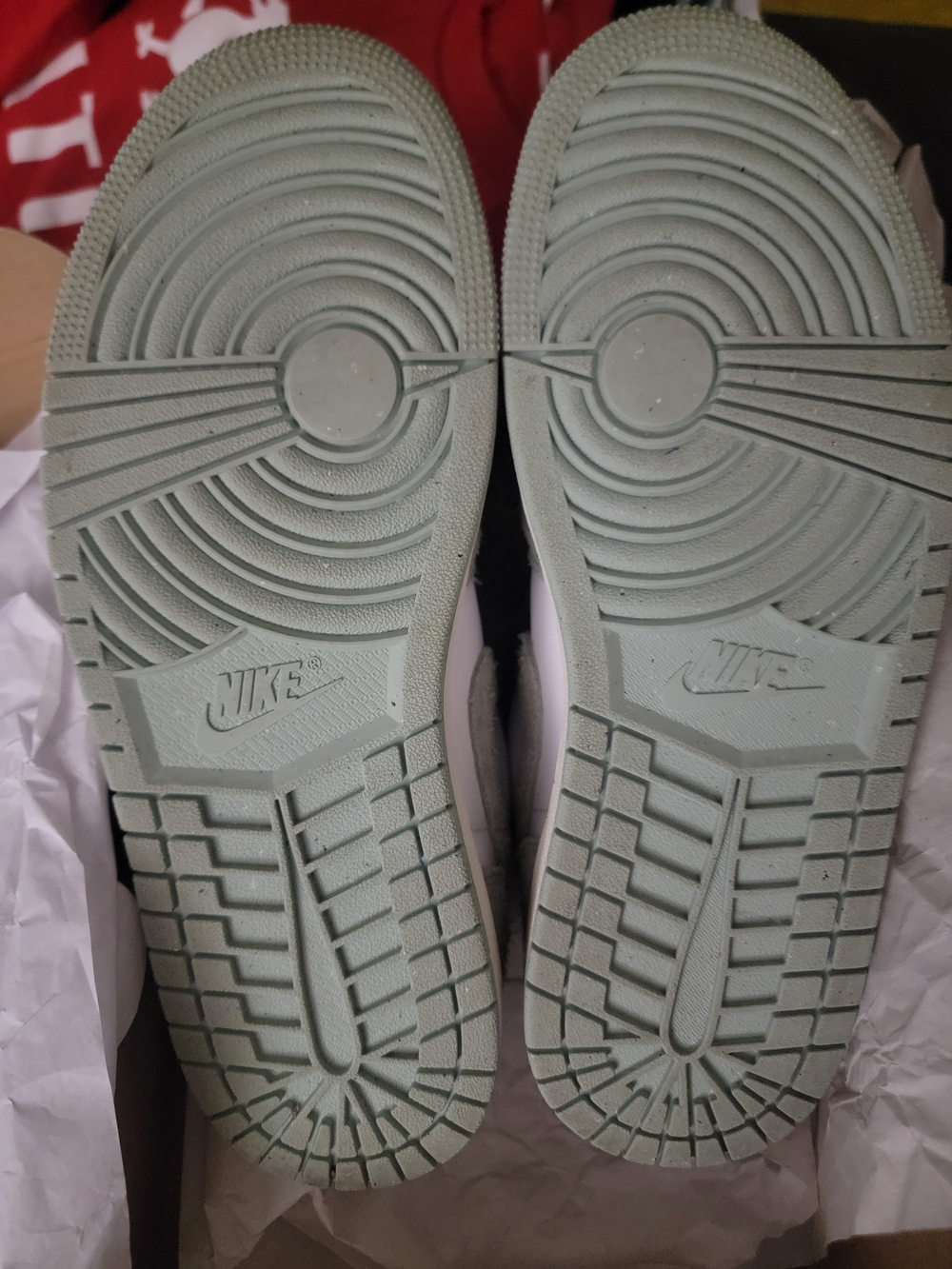 Nike Air Jordan 1 Low SE "Seafoam" - Picture 3 of 4